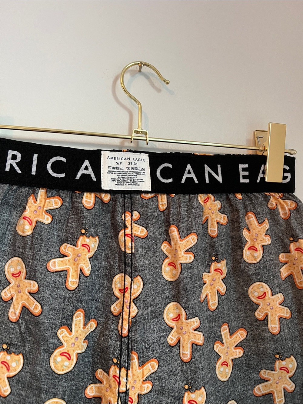 American Eagle Outfitters | Black Shorts with Gingerbread NWT Print Sz S (29-31) - Picture 12 of 16